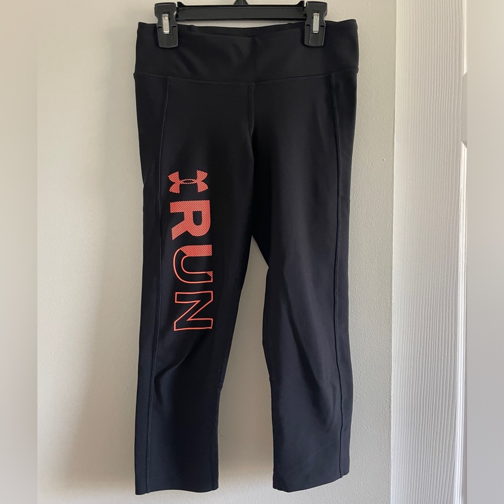 Under Armour Black Compression RUN Capri Leggings with Pocket